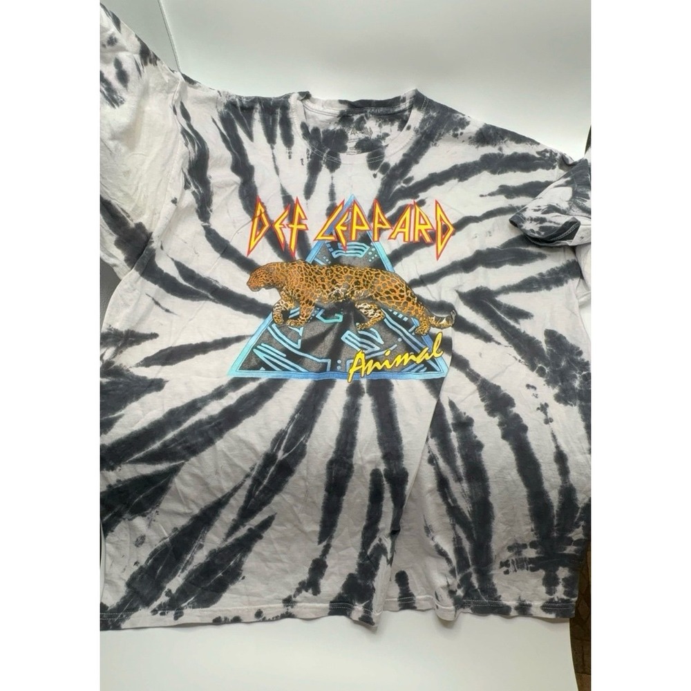 NWOT women's size XL Def Leppard cotton Tshirt.